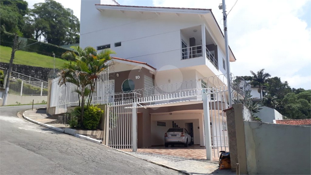 Sobrado à venda com 4 suítes em Tremembé, São Paulo, SP