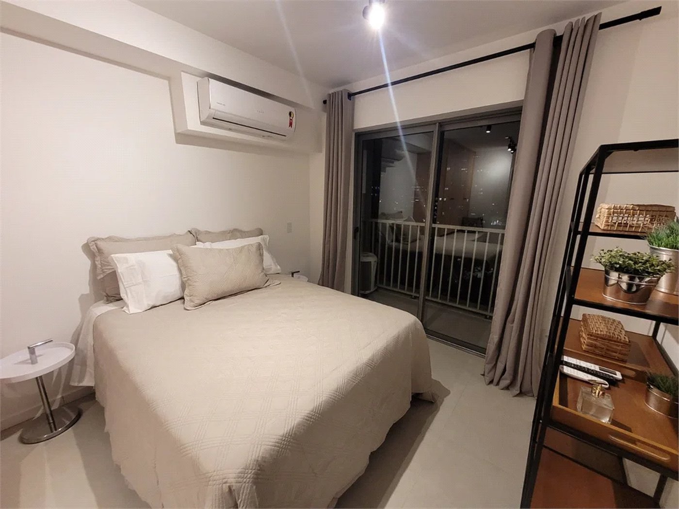 Apartamento à venda ou para alugar com 1 quarto em Pinheiros, São Paulo, SP