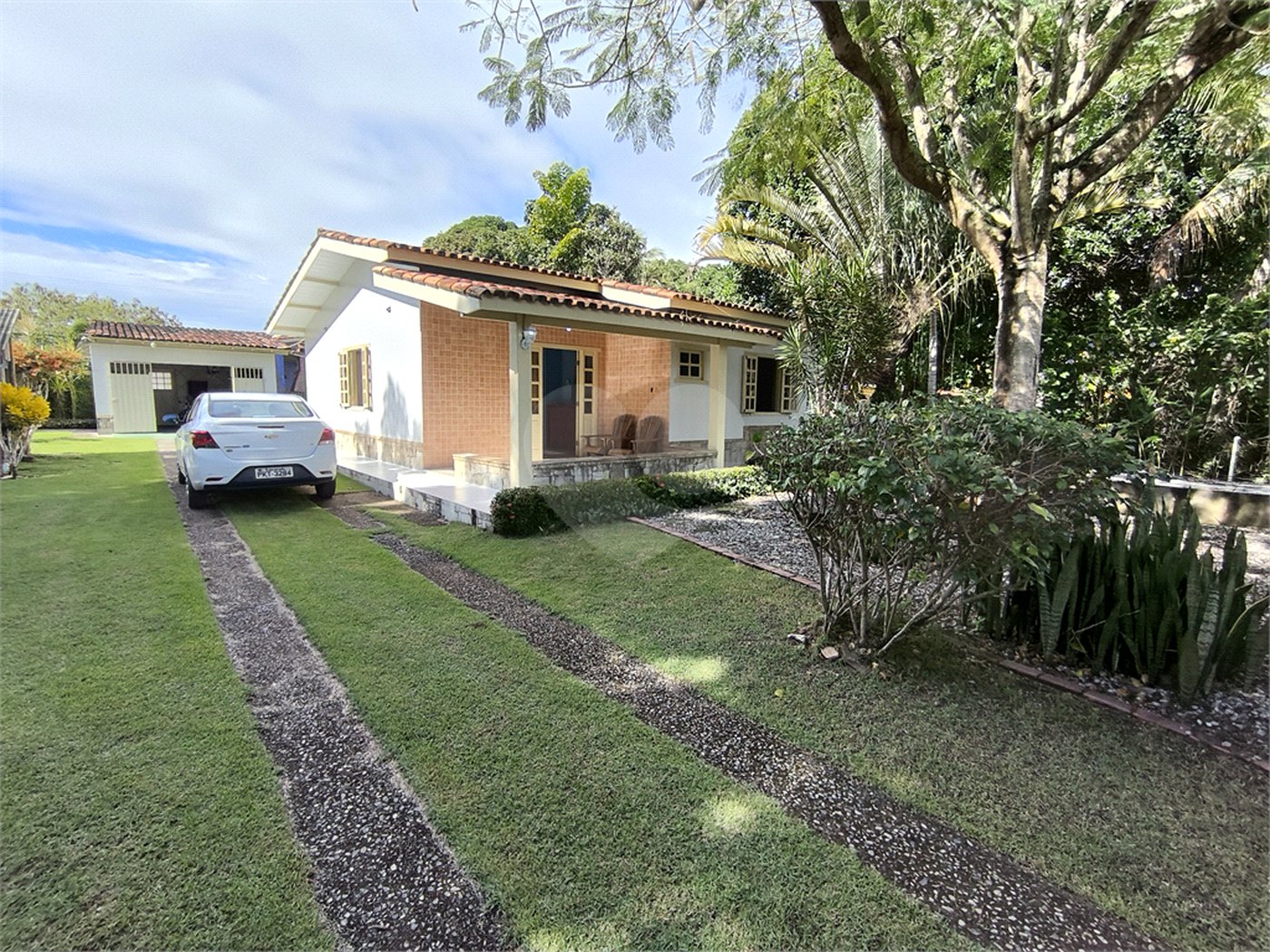 Casa à venda com 4 quartos, sendo 2 suítes, no Centro, Santa Cruz Cabrália, BA