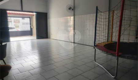 Sobrado à venda com 3 quartos, sendo 1 suíte,  em Jardim São Guilherme, Sorocaba, SP