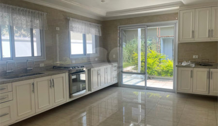 Casa de Vila à venda com 3 quartos, sendo 1 suíte,  em Jardim Hípico, São Paulo, SP