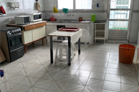 Sobrado à venda com 4 quartos, sendo 2 suítes, em Paraisópolis, São Paulo, SP
