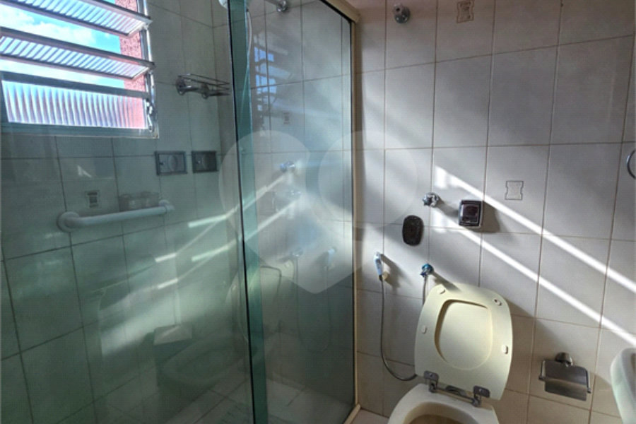 Sobrado à venda com 5 quartos, sendo 1 suíte, em Vila Bonilha, São Paulo, SP