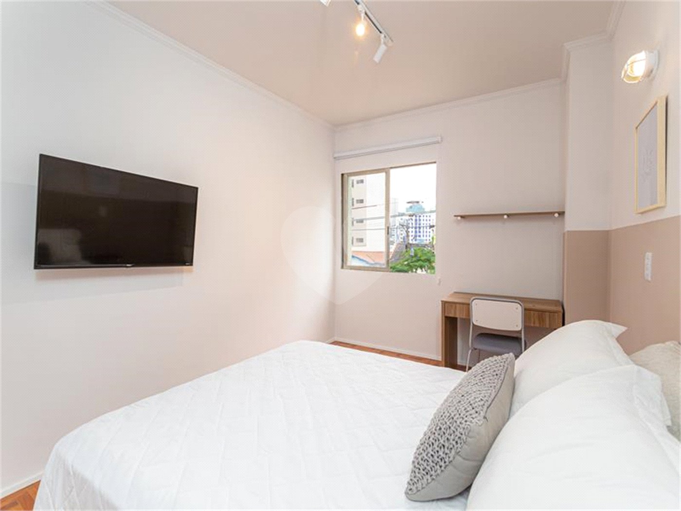 Apartamento à venda com 4 quartos, sendo 2 suítes, em Pinheiros, São Paulo, SP