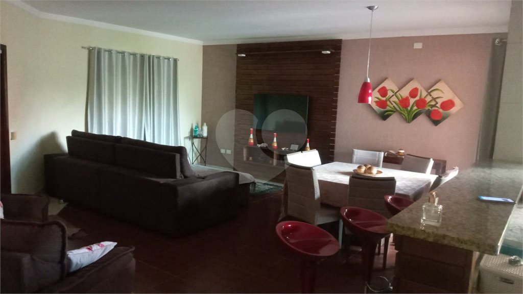 Chácara à venda com 3 quartos, sendo 2 suítes,  em Monterrey, Louveira, SP