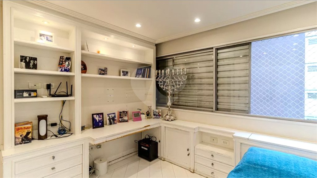 Apartamento à venda com 3 quartos, sendo 1 suíte,  em Higienópolis, São Paulo, SP