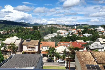 Casa à venda com 3 quartos, sendo 1 suíte, em Vila Santa Rosália, São Roque, SP