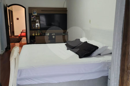 Casa à venda com 4 quartos, sendo 2 suítes,  em Vila Bela Flor, Mogi das Cruzes, SP