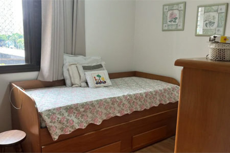 Apartamento à venda com 3 quartos, sendo 1 suíte, em Jardim das Acácias, São Paulo, SP