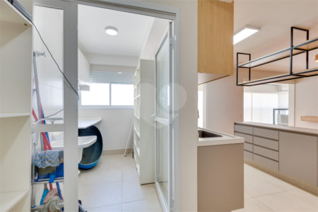 Apartamento à venda com 3 quartos, sendo 2 suítes, em Santo Amaro, São Paulo, SP