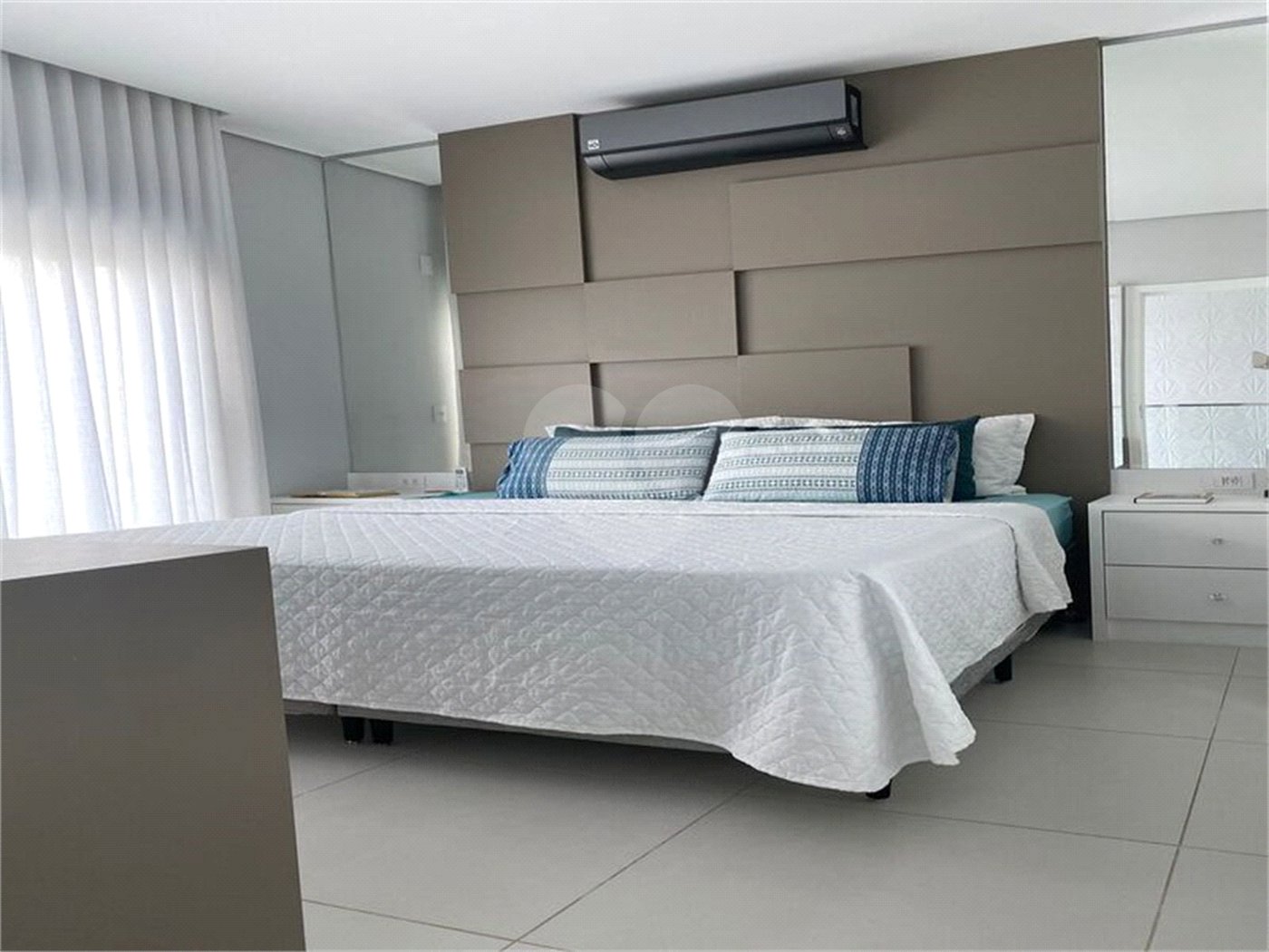 Casa à venda com 3 quartos, sendo 1 suíte,  no condomínio Mantova, Indaiatuba - SP