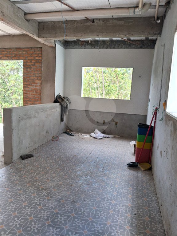Casa à venda com 3 quartos, sendo 1 suíte, no condomínio Mosaico da Serra, Mogi das Cruzes - SP