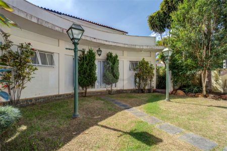 Sobrado à venda com 5 quartos, sendo 4 suítes, em Granja Julieta, São Paulo, SP