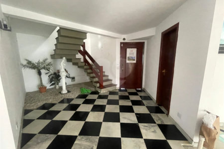 Sobrado à venda com 3 quartos, sendo 1 suíte,  em Jardim Armênia, Mogi das Cruzes, SP