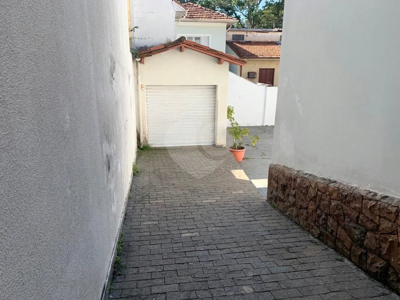 Excelente sobrado de 03 dormitórios na Aclimação.