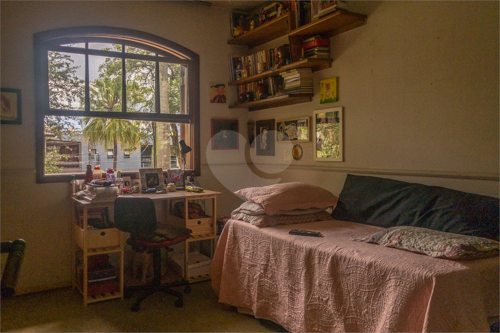 Casa à venda com 3 quartos, sendo 2 suítes, em Granja Julieta, São Paulo, SP