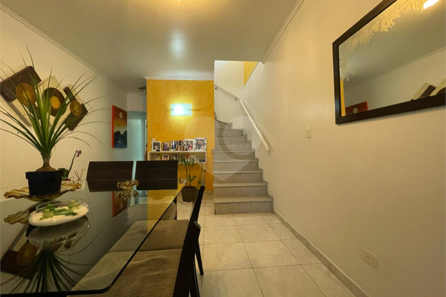 Sobrado à venda com 3 quartos, sendo 1 suíte, em Vila Paiva, São Paulo, SP