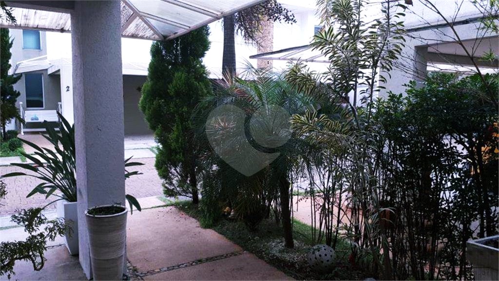 Casa à venda com 4 quartos, sendo 2 suítes, no condomínio Cond Residencial Villagio da Serra, São Paulo - SP
