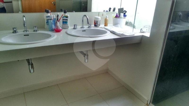 Sobrado à venda com 5 quartos, sendo 2 suítes,  em Instituto de Previdência, São Paulo, SP