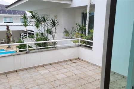 Casa à venda com 4 quartos, sendo 2 suítes, no condomínio Crystal Lake, Rio de Janeiro - RJ