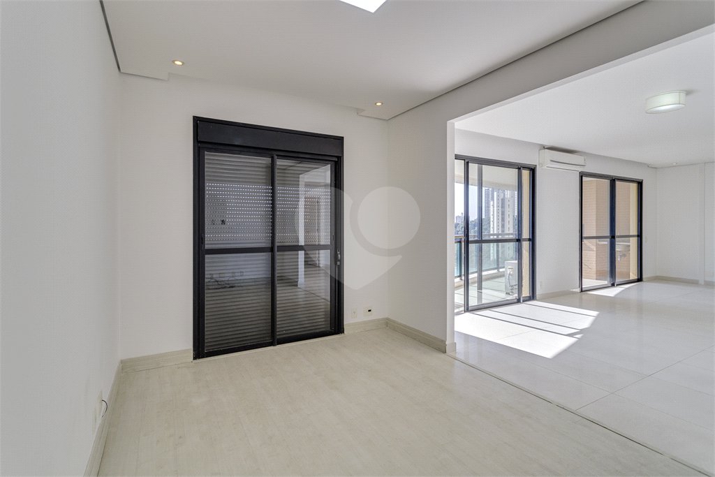 Apartamento à venda com 3 quartos, sendo 1 suíte, em Morumbi, São Paulo, SP