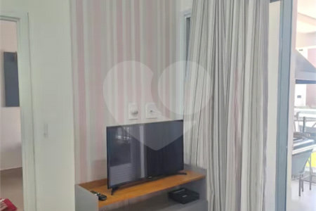 Apartamento com uma suíte para locação ao lado do Shopping Metrô Tatuapé. SP
