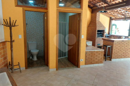 Casa à venda ou para alugar com 5 quartos, sendo 1 suíte, em Cumbari, Mairiporã, SP