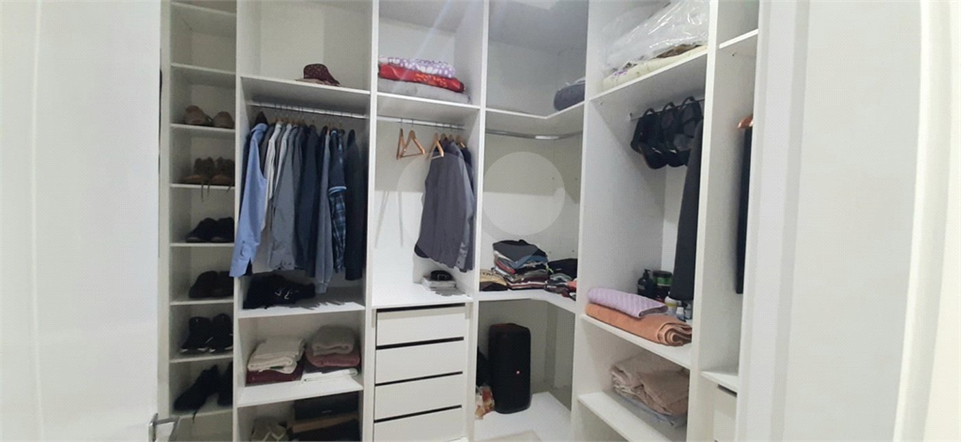 Casa à venda com 3 quartos, sendo 1 suíte, no condomínio Residencial Gran Veiga, São Paulo - SP