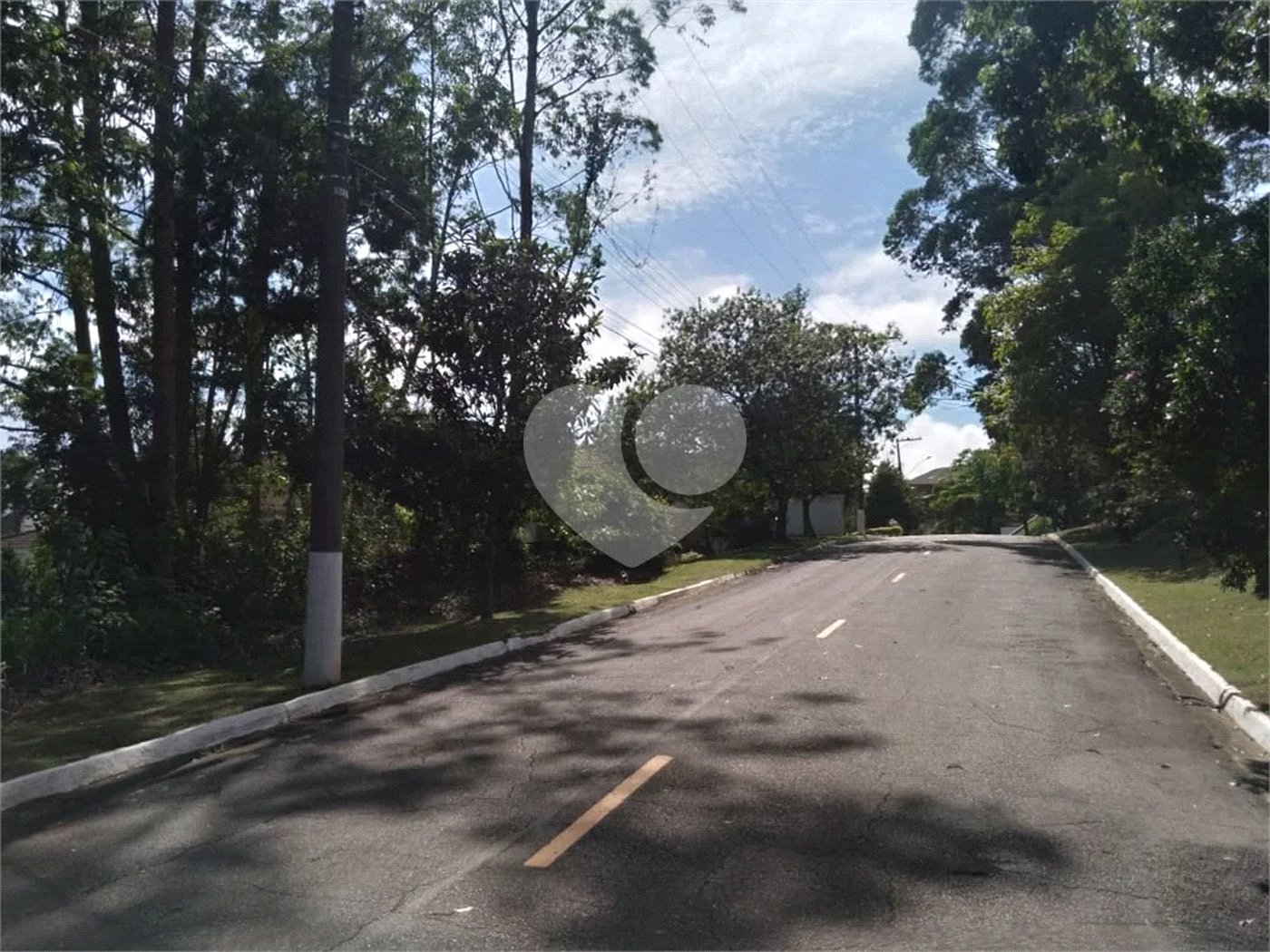 Terreno à venda no condomínio Suíça da Cantareira, Mairiporã - SP