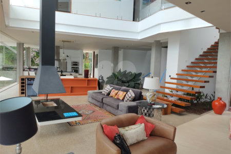 Casa à venda com 4 suítes em Praia Vermelha, Ubatuba, SP