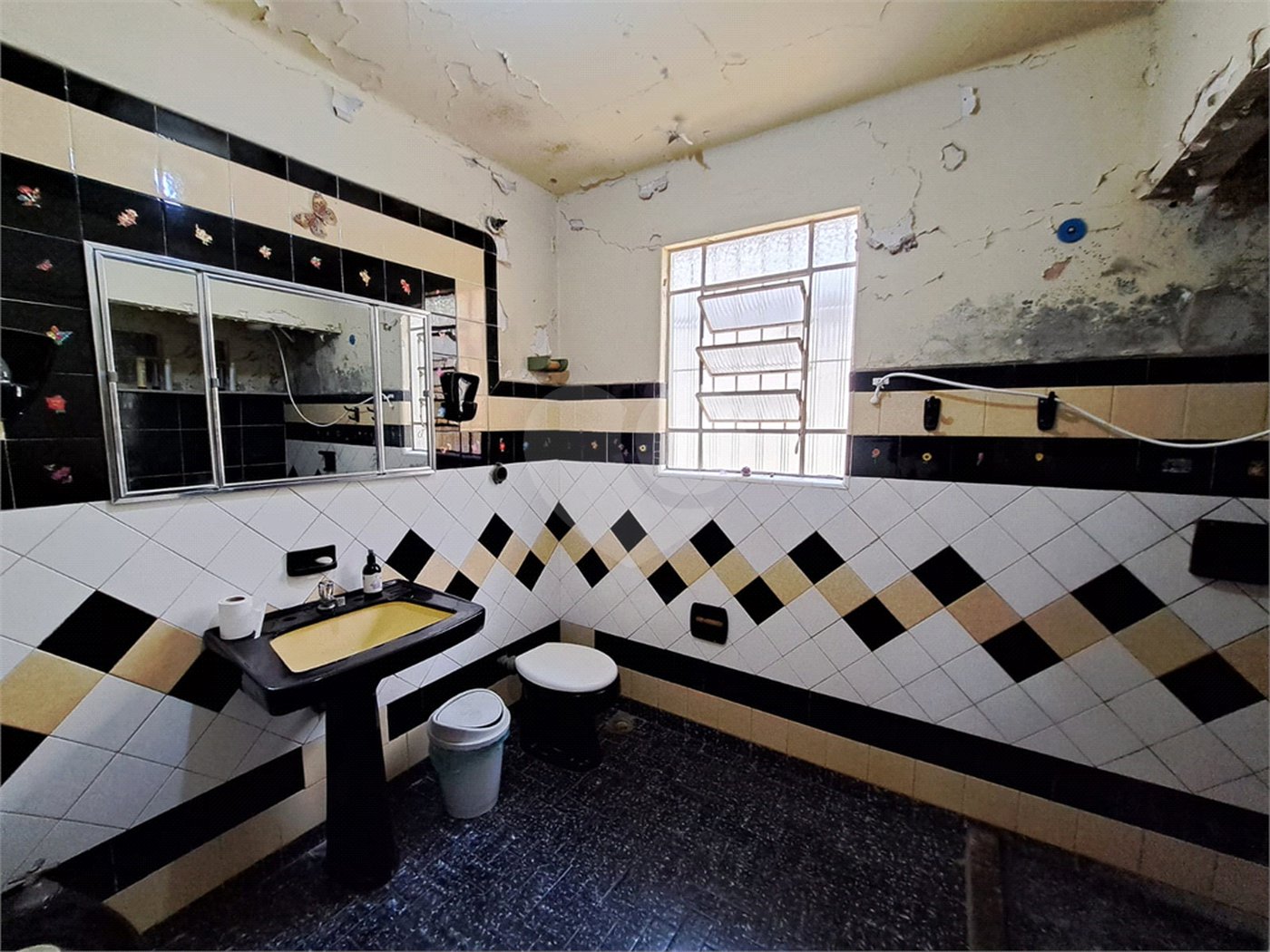 Casa à venda com 3 quartos, sendo 1 suíte, em Vila Constança, São Paulo, SP