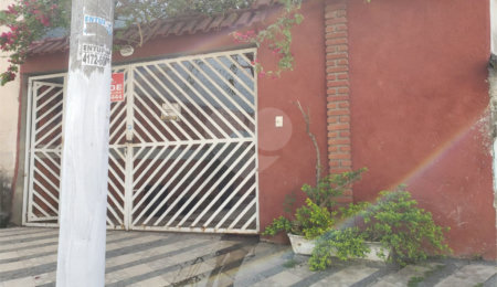 Sobrado à venda com 3 quartos, sendo 1 suíte,  em Tremembé, São Paulo, SP