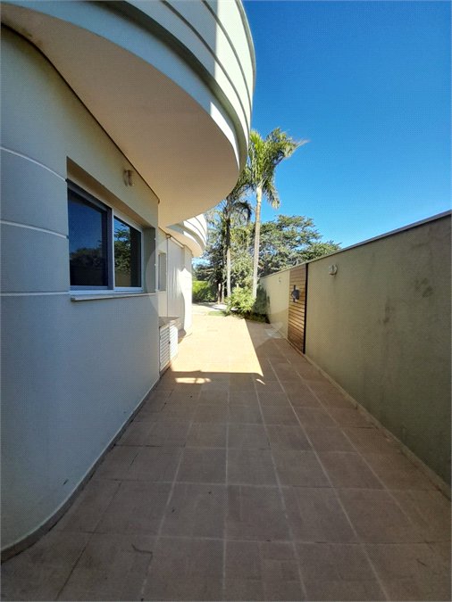 Casa à venda com 4 quartos, sendo 3 suítes, no condomínio Residencial Terras de Vinhedo, Vinhedo - SP