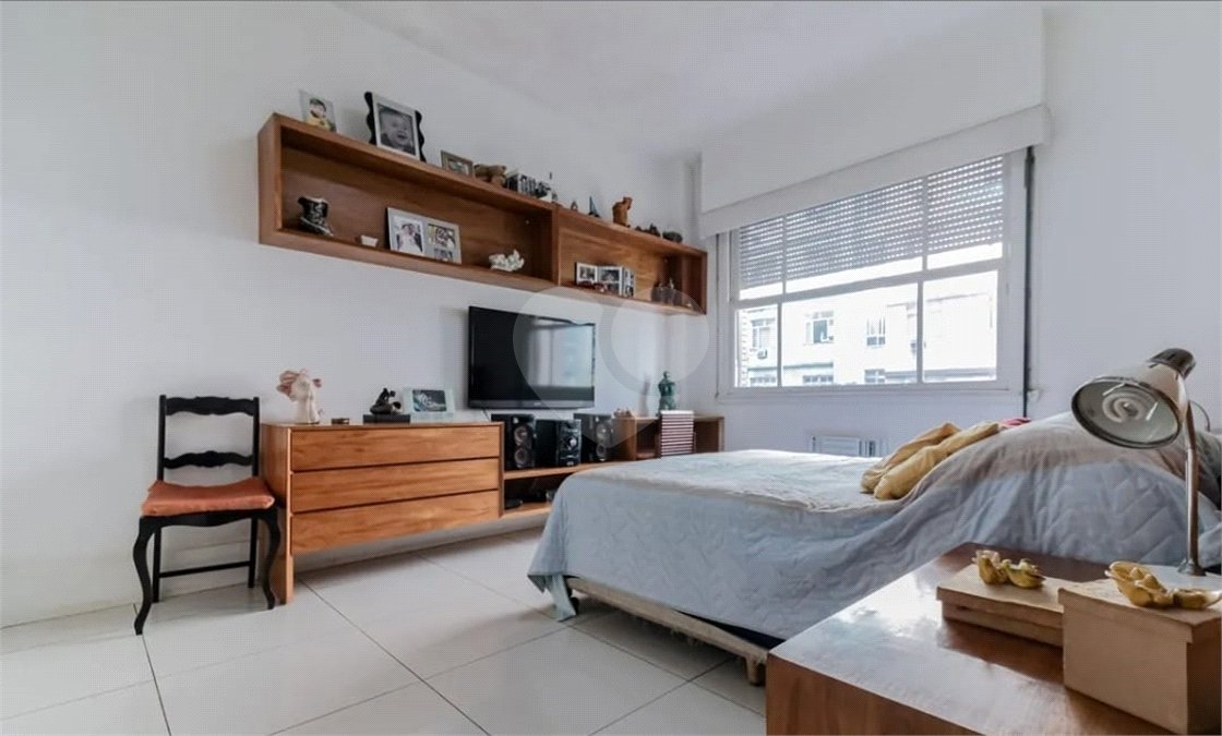 Apartamento à venda com 4 quartos, sendo 1 suíte,  em Copacabana, Rio de Janeiro, RJ
