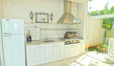 Casa à venda com 5 suítes no condomínio Vilaggio Monte Alegre, São Paulo - SP