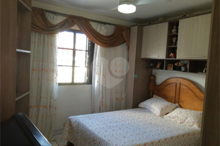 Casa Térrea à venda com 4 quartos, sendo 1 suíte,  em Vila Mazzei, São Paulo, SP