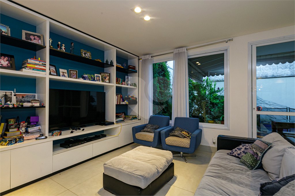 Casa à venda com 4 suítes no condomínio Villaggio DI Palme, São Paulo - SP