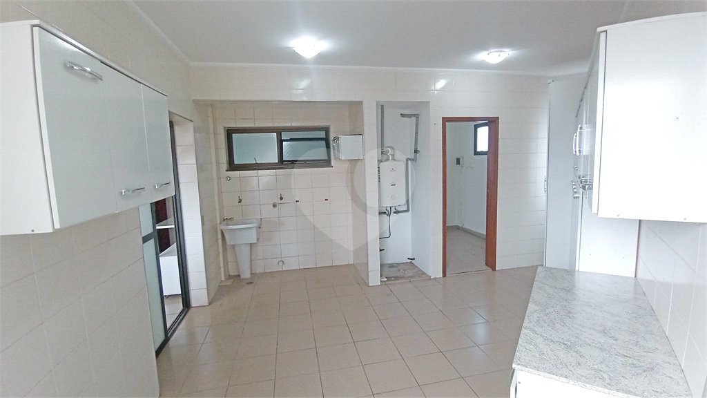 Apartamento à venda com 3 suítes no Centro, Vinhedo, SP