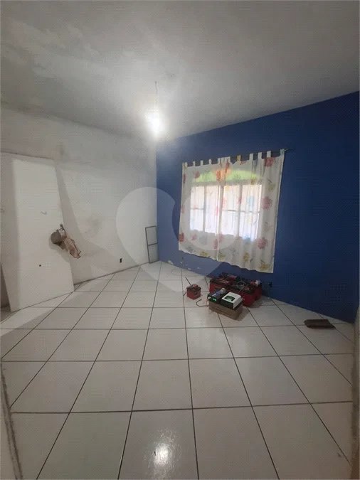 CASA LINEAR PRECISANDO DE REFORMA, 2 QUARTOS COM SUÍTE À VENDA, 121M² DE AREA CONSTRUIDA- CAMPO GRANDE