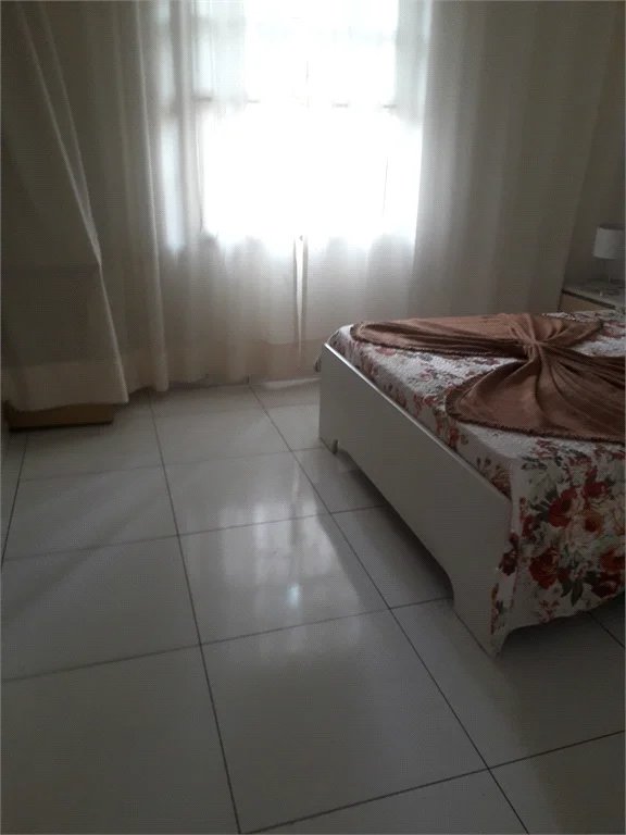 Casa Térrea à venda com 3 quartos em Jardim Nadir, São Paulo, SP