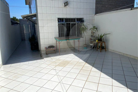 Sobrado à venda com 3 quartos em Parque Independência, São Paulo, SP