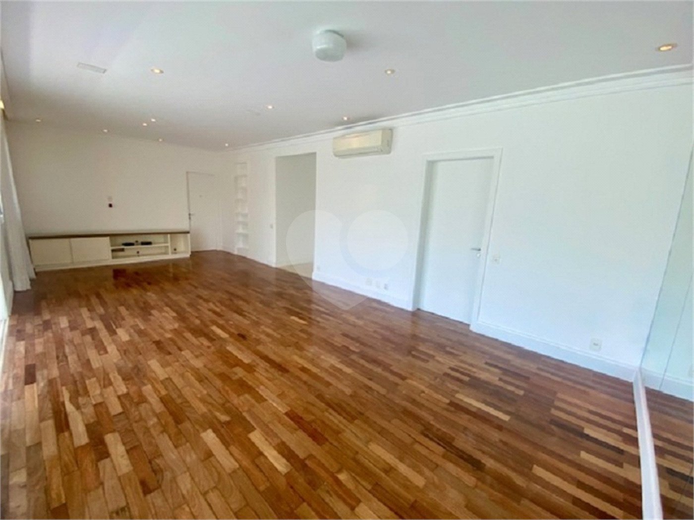 Apartamento à venda ou para alugar com 2 suítes em Itaim Bibi, São Paulo, SP