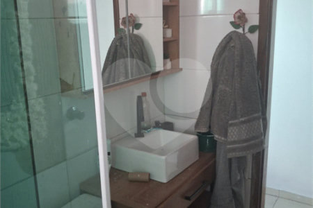 Sobrado à venda ou para alugar com 3 quartos em Baeta Neves, São Bernardo do Campo, SP