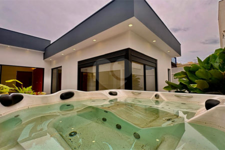 Casa à venda com 3 suítes no condomínio Campos do Conde I e II, Sorocaba - SP