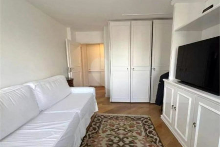 Apartamento à venda com 3 quartos, sendo 1 suíte, em Moema, São Paulo, SP