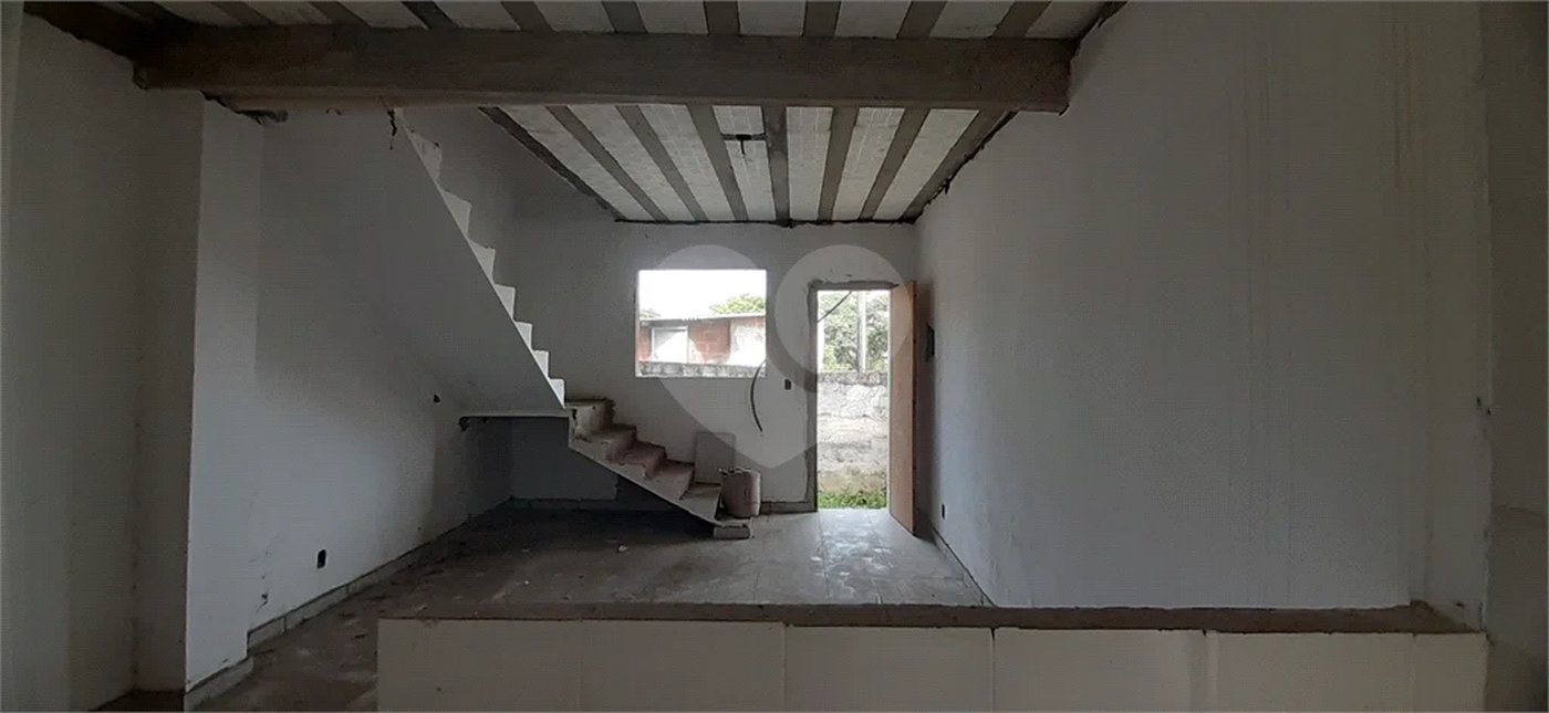 Casa à venda com 2 quartos em Campo Grande, Rio de Janeiro, RJ