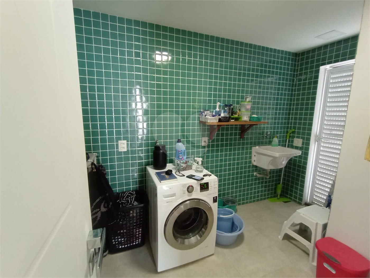 Casa à venda com 3 quartos, sendo 1 suíte, no condomínio Fazenda Cantagalo, Rio de Janeiro - RJ