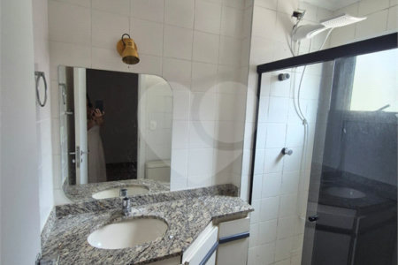Casa à venda com 3 quartos, sendo 2 suítes, no condomínio Quintas Marajoara, São Paulo - SP