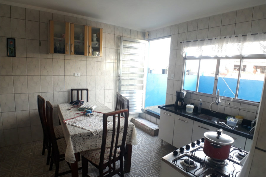 Sobrado à venda com 4 quartos em Parada Inglesa, São Paulo, SP