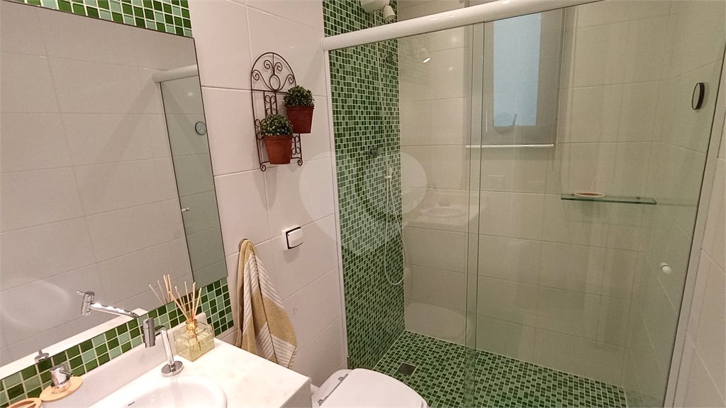 Apartamento à venda com 2 quartos, sendo 1 suíte, em Pitangueiras, Guarujá, SP